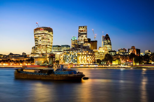 5 Reasons Why People Prefer Living in Central London; London skyline