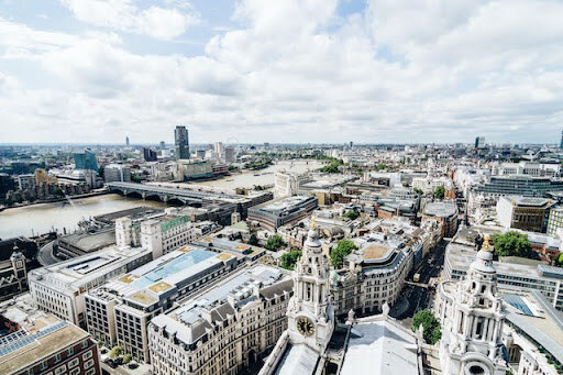 Mistakes to Avoid When Renting an Apartment; aerial shot of London